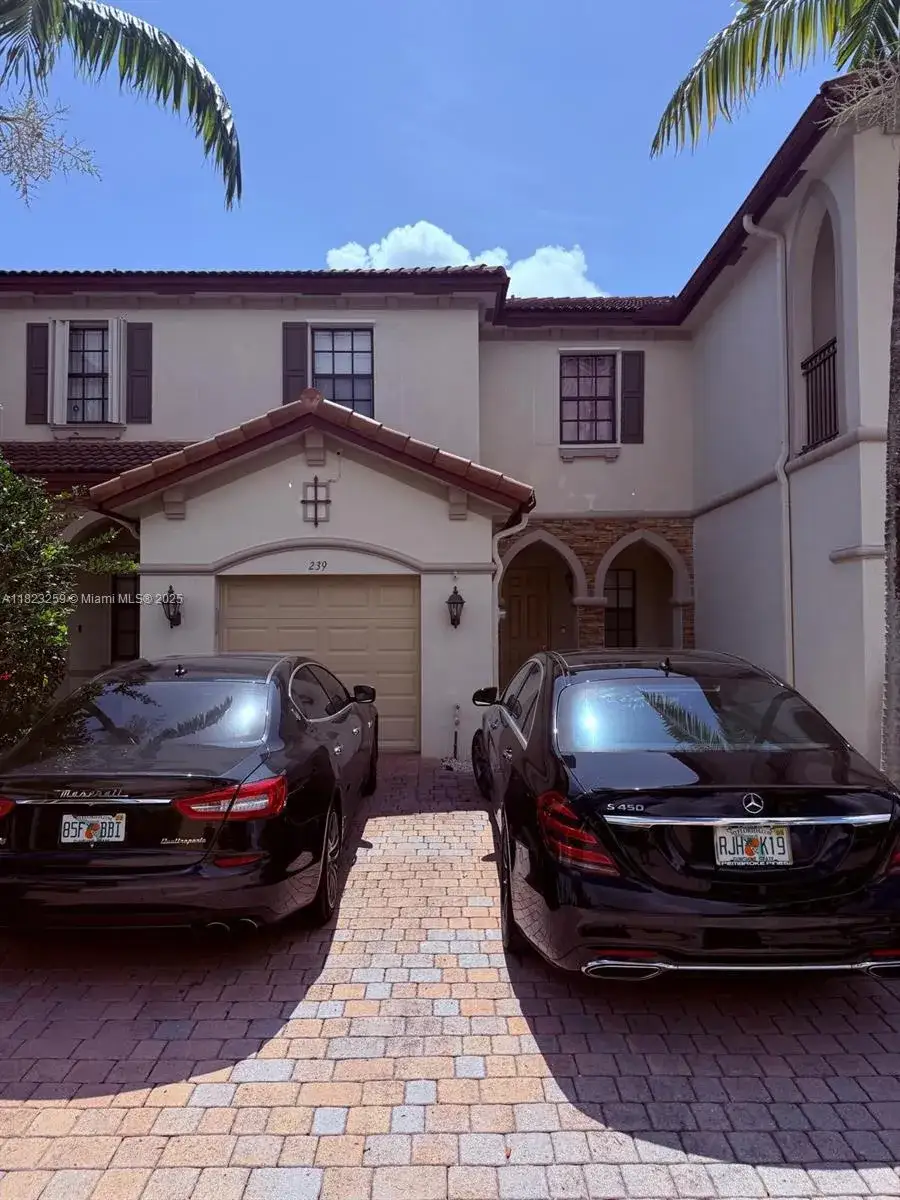 3 bedroom 2 bath Residential for sale at 239 SE 37th Pl, Homestead FL 33033