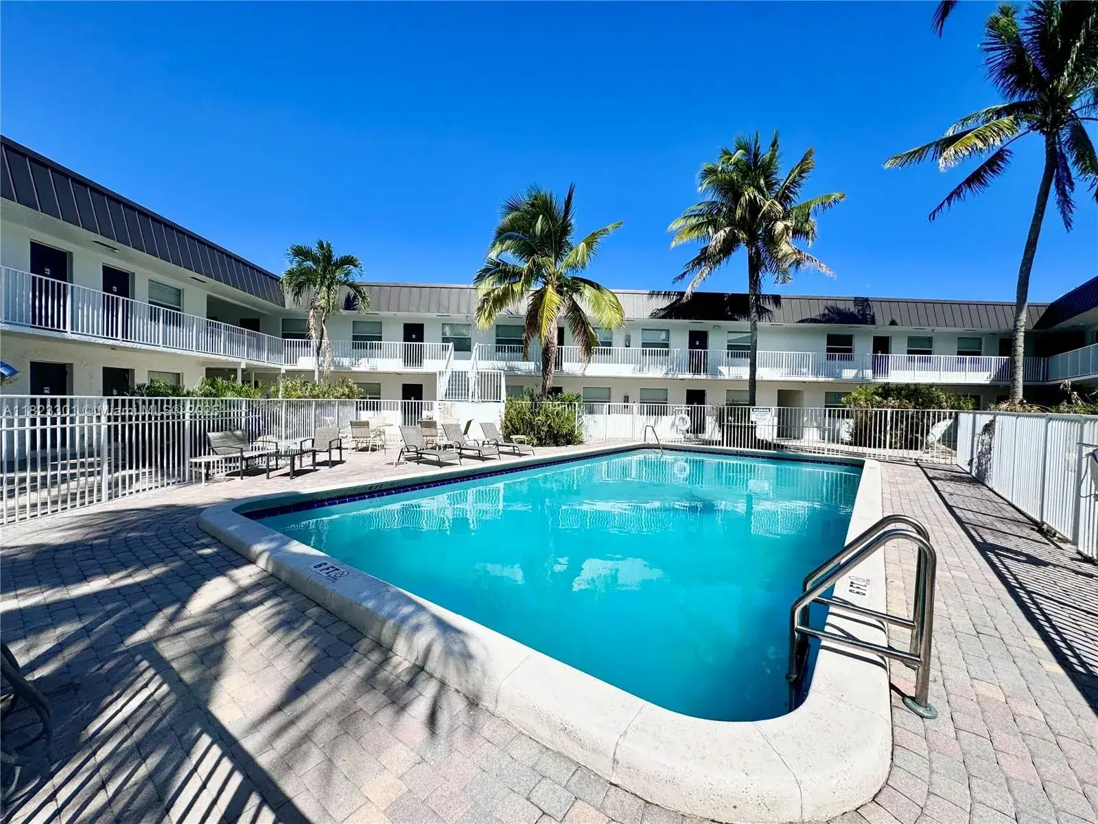 2 bedroom 1 bath Residential for sale at 1470 N Dixie Hwy # 24, Fort Lauderdale FL 33304