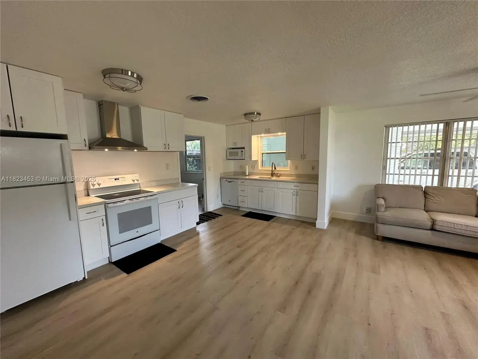 3 bedroom 1 bath Residential Lease for rent at 201 E 28th St # 0, Riviera Beach FL 33404