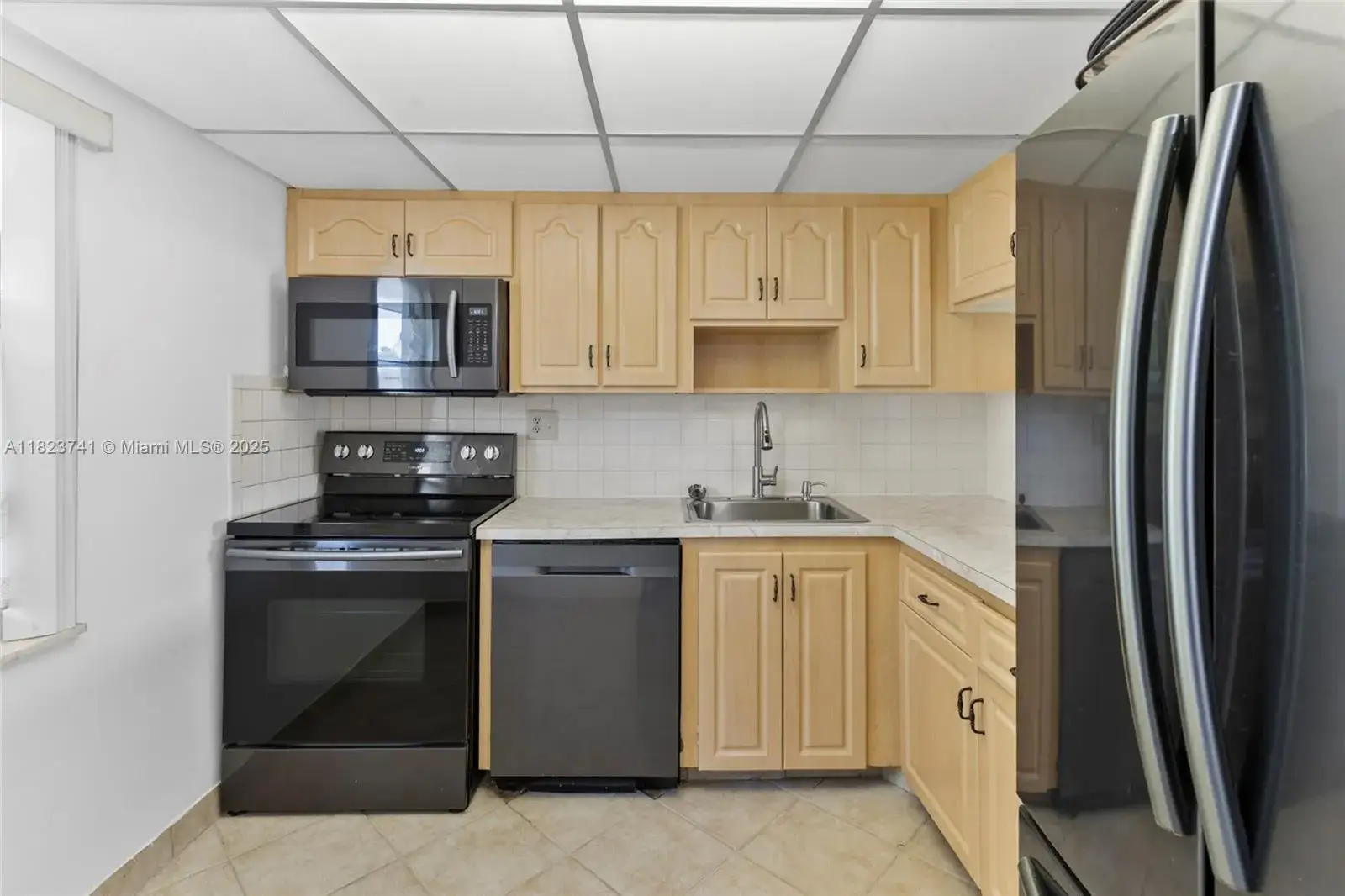 2 bedroom 2 bath Residential for sale at 7887 Golf Cir Dr # 203, Margate FL 33063