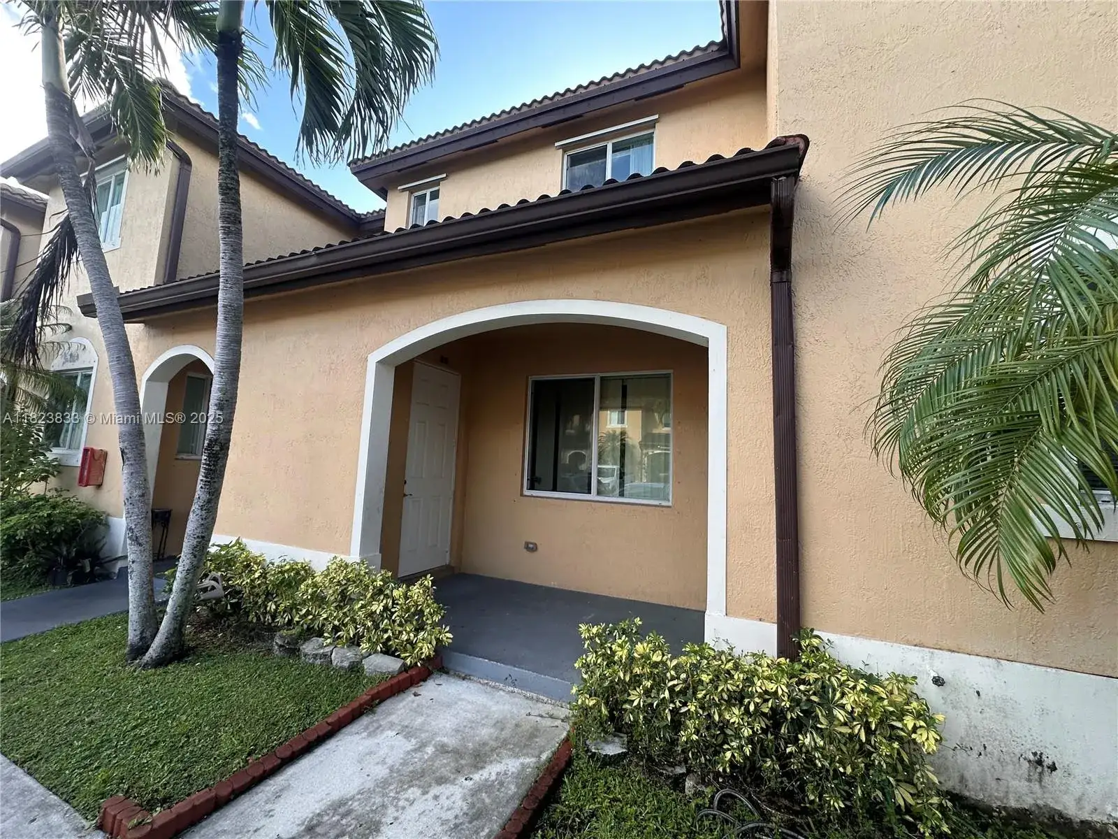 2 bedroom 2 bath Residential Lease for rent at 12010 SW 268th St # 37, Homestead FL 33032