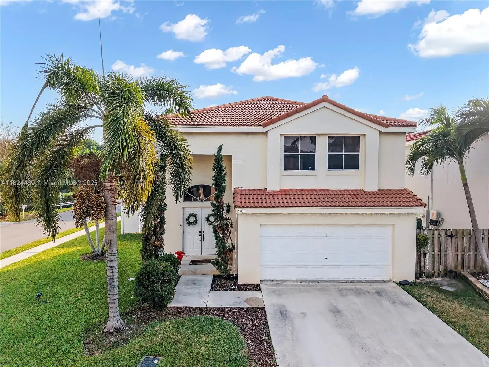 3 bedroom 2 bath Residential for sale at 7400 Viscaya Cir, Margate FL 33063
