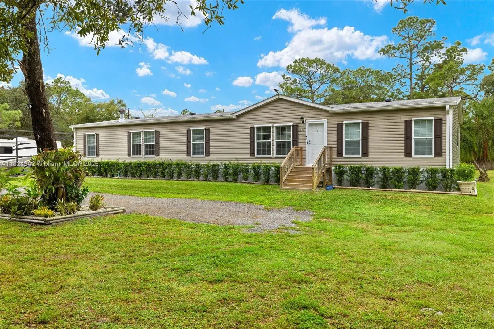 4 bedroom 2 bath Residential for sale at 5250 Pioneer 15th St, Clewiston FL 33440