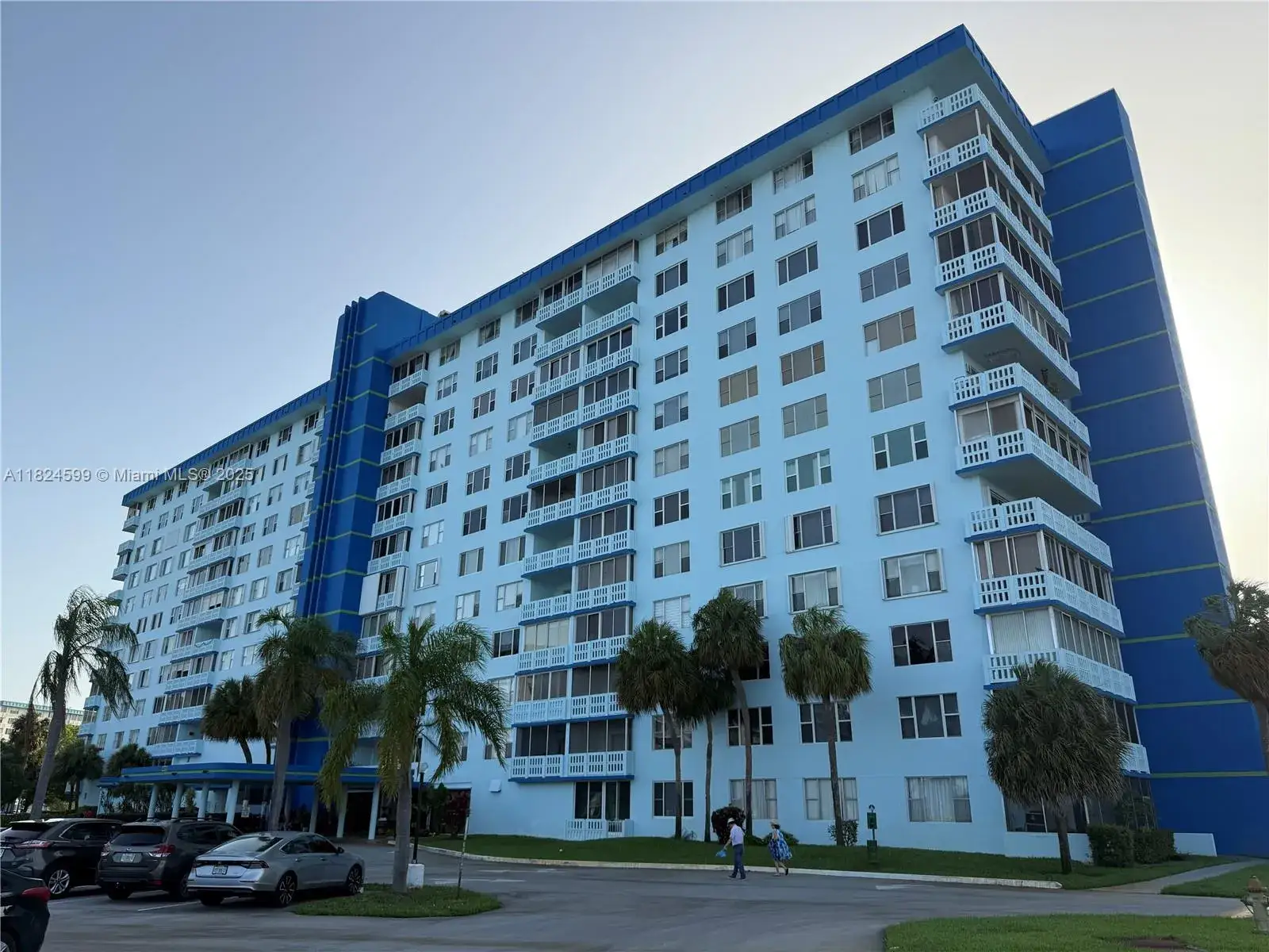 2 bedroom 2 bath Residential for sale at 4001 Hillcrest Dr # 710, Hollywood FL 33021