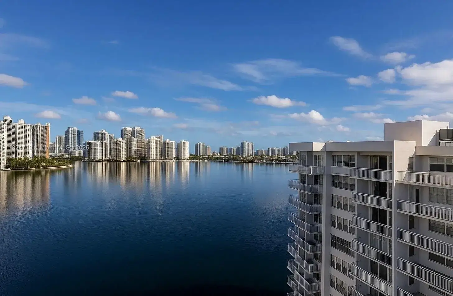 2 bedroom 2 bath Residential for sale at 2750 NE 183rd St # 2103, Aventura FL 33160