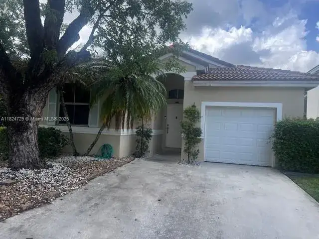 3 bedroom 2 bath Residential Lease for rent at 14909 SW 50th Ct, Davie FL 33331