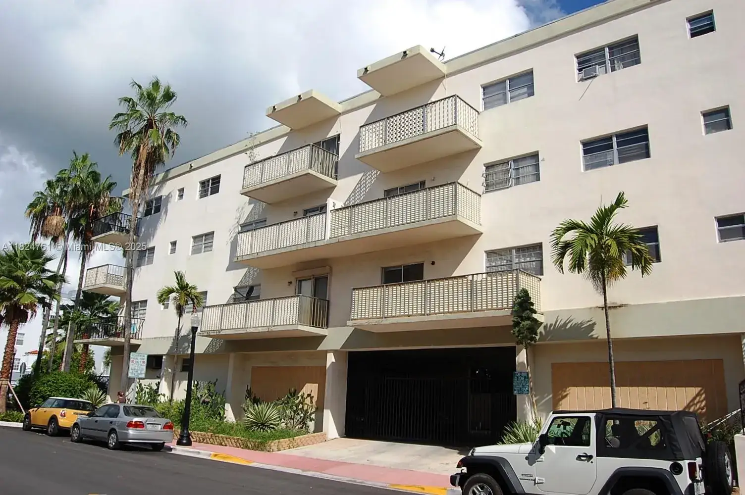 1 bedroom 1 bath Residential for sale at 701 Euclid Ave # 403, Miami Beach FL 33139