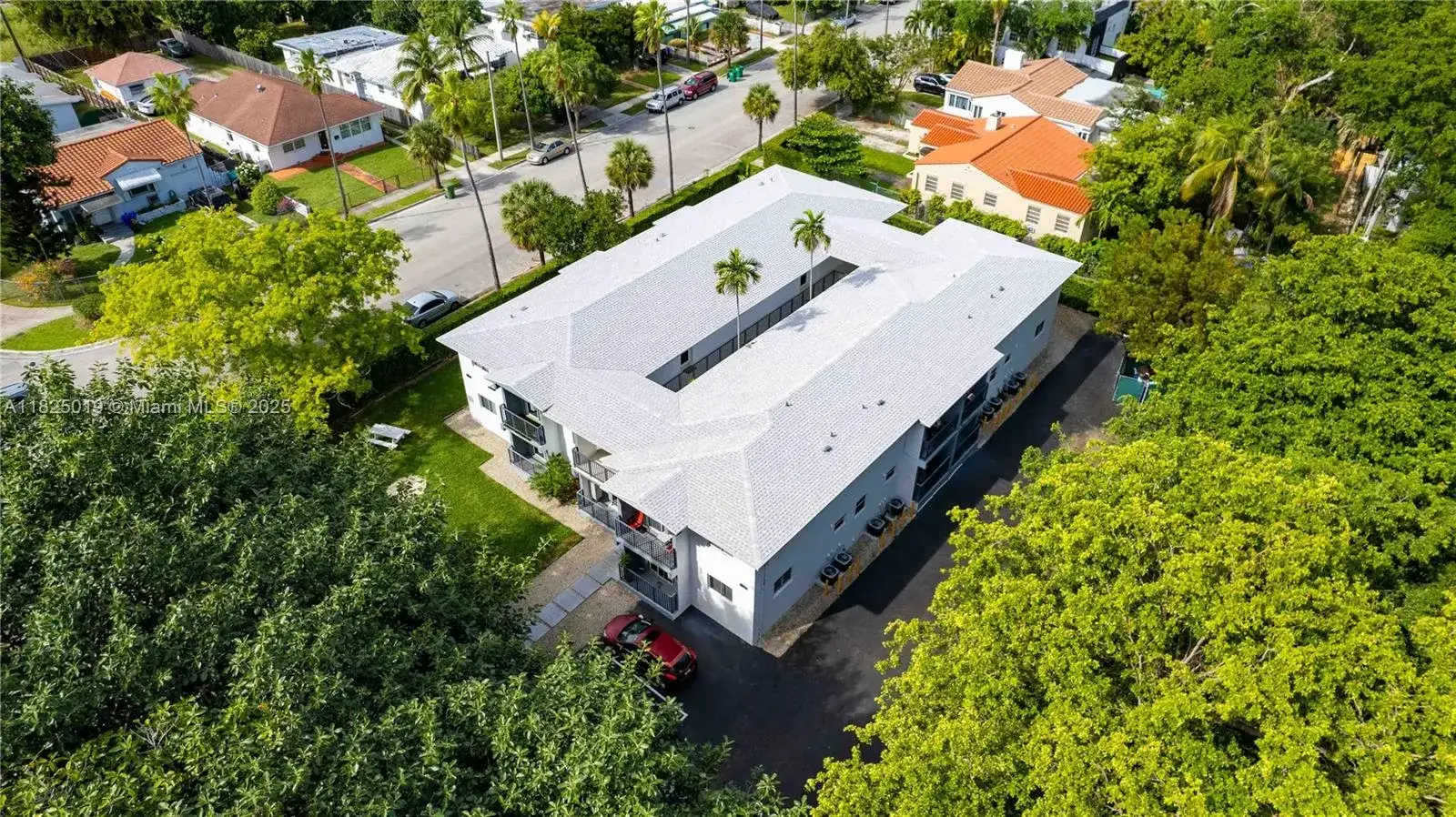 2 bedroom 1 bath Residential Lease for rent at 465 NE 59th St # 28, Miami FL 33137