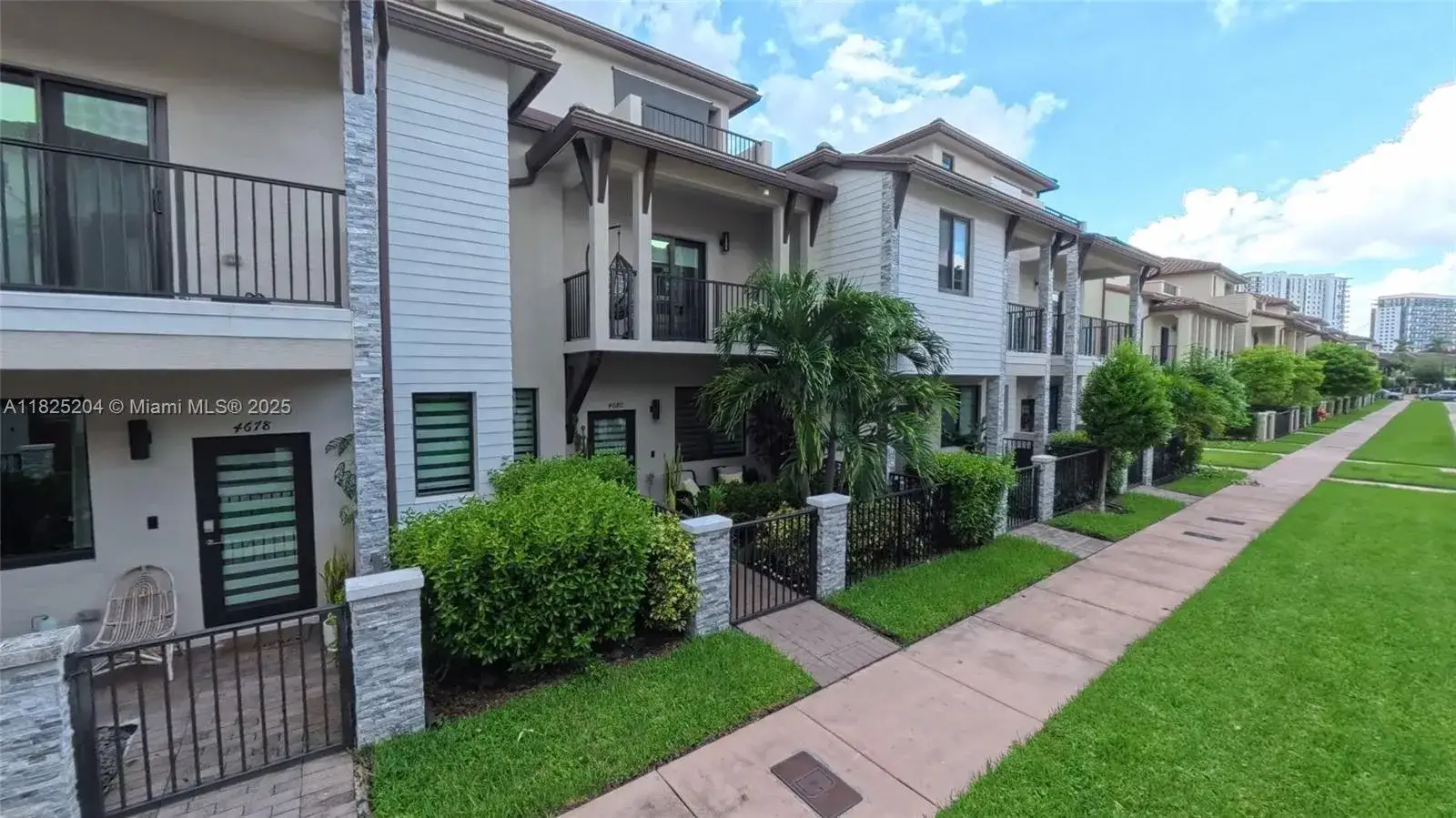 3 bedroom 2 bath Residential for sale at 4680 NW 83rd Path # 4680, Doral FL 33166