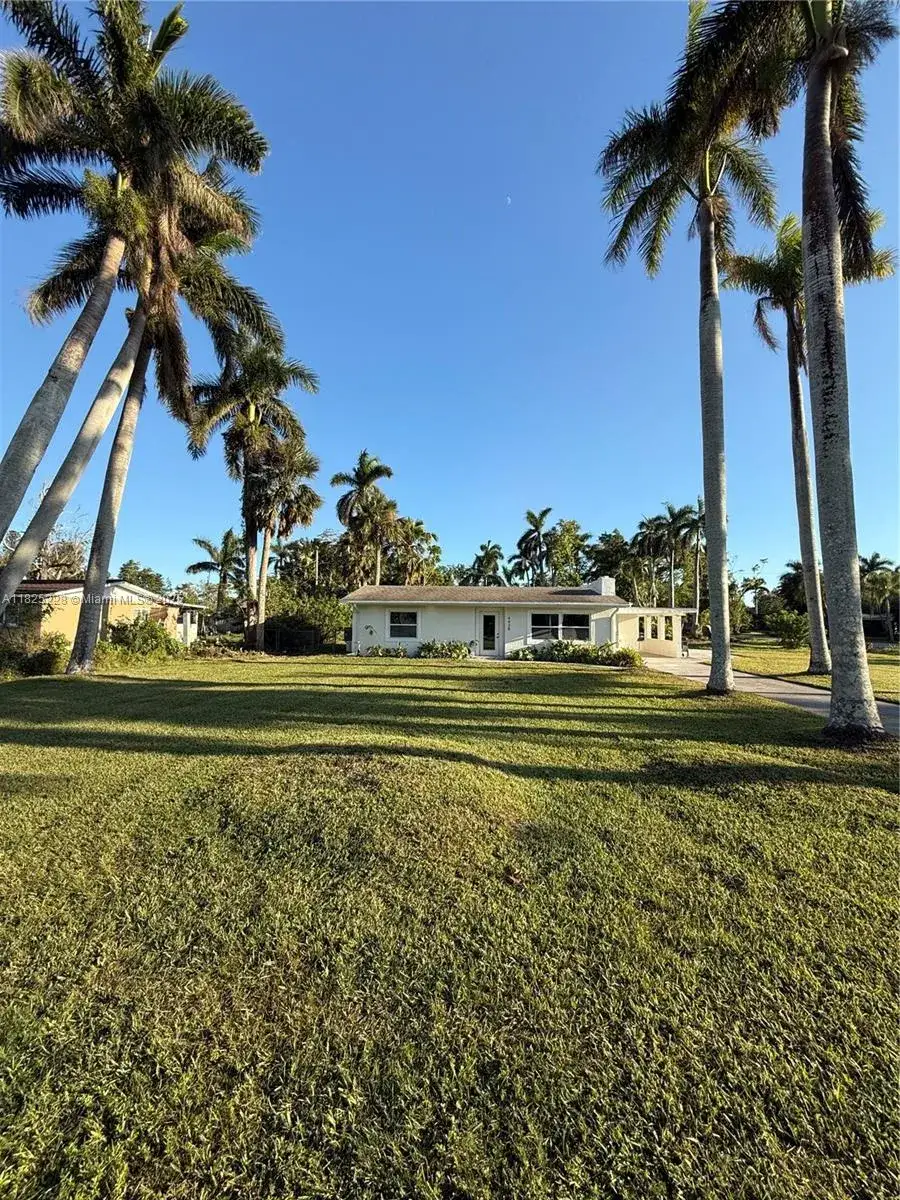 3 bedroom 2 bath Residential for sale at 4438 E Riverside Drive, Fort Myers FL 33905