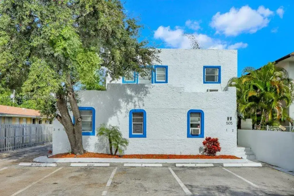Commercial Sale for sale at 505 SE 20th St # 6, Fort Lauderdale FL 33316
