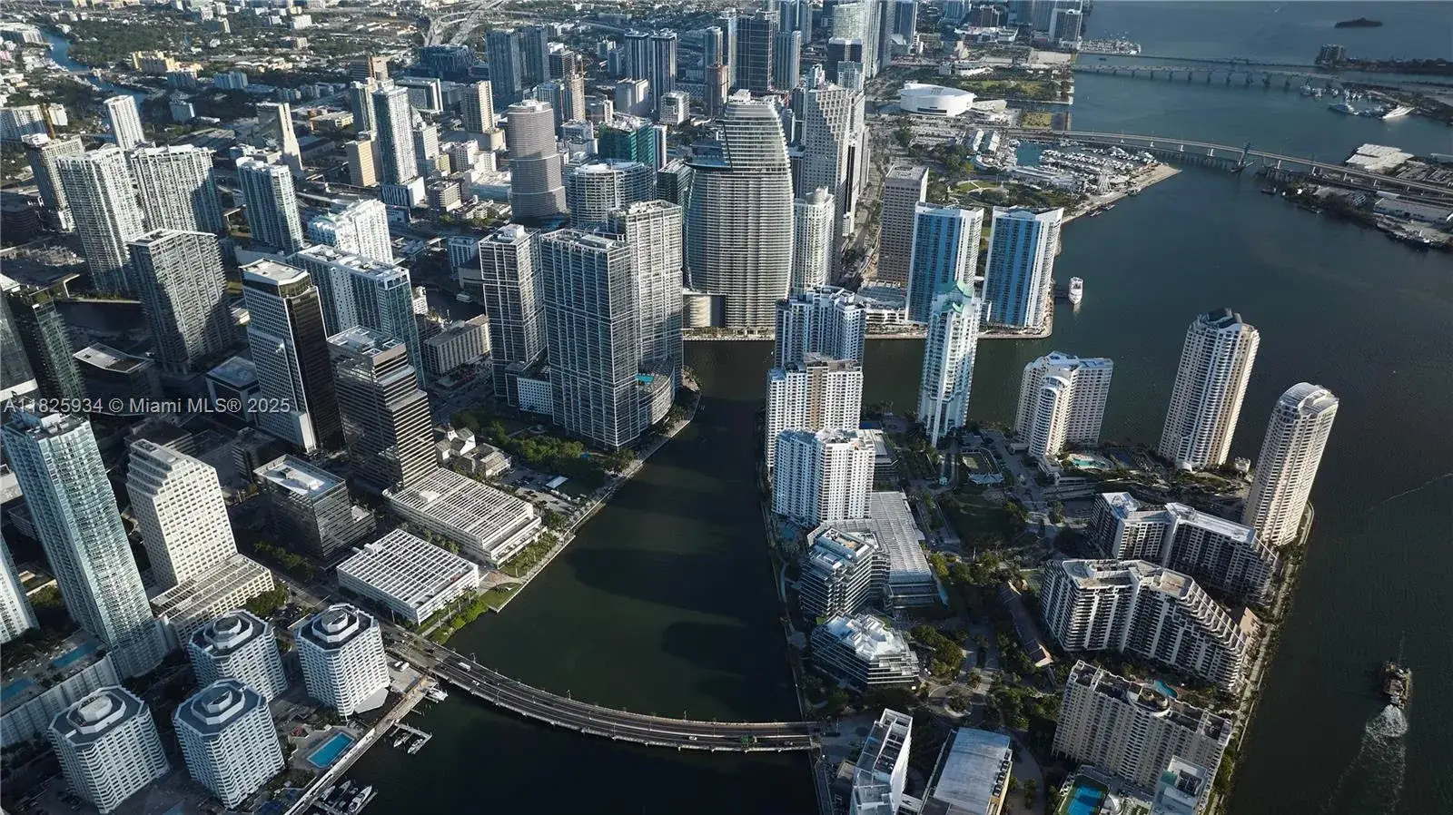 3 bedroom 2 bath Residential Lease for rent at 300 Biscayne Blvd Way # 2607, Miami FL 33131