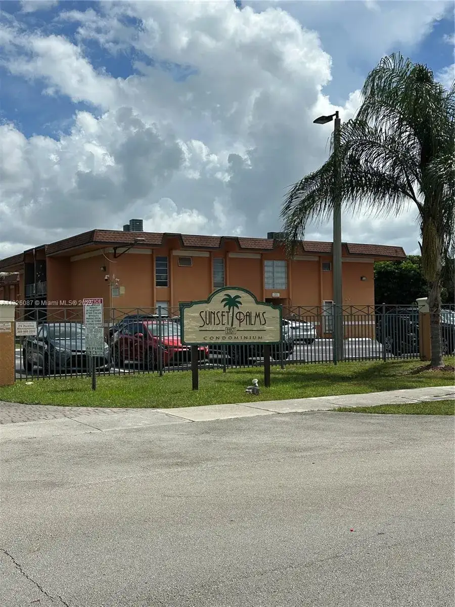 2 bedroom 2 bath Residential Lease for rent at 9487 SW 76th St # M8, Miami FL 33173