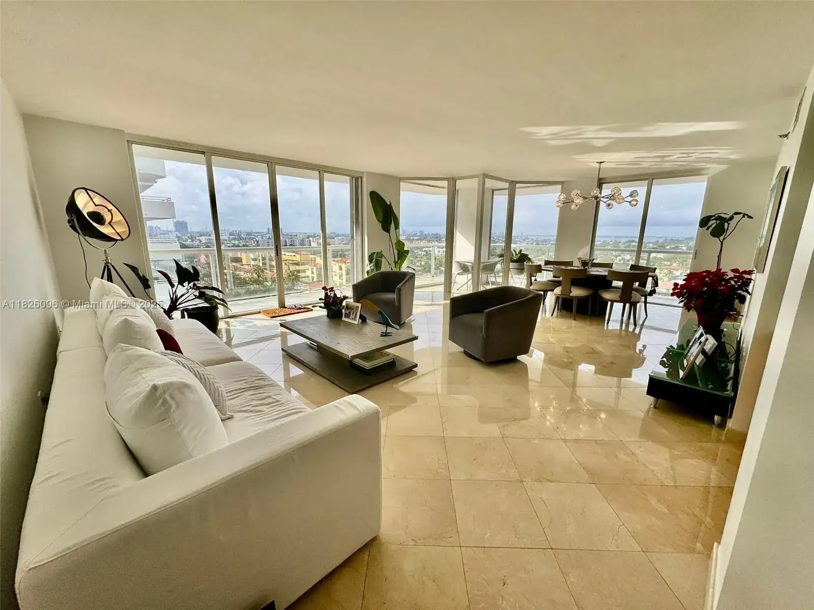 2 bedroom 2 bath Residential for sale at 8925 Collins Ave # 9G, Surfside FL 33154