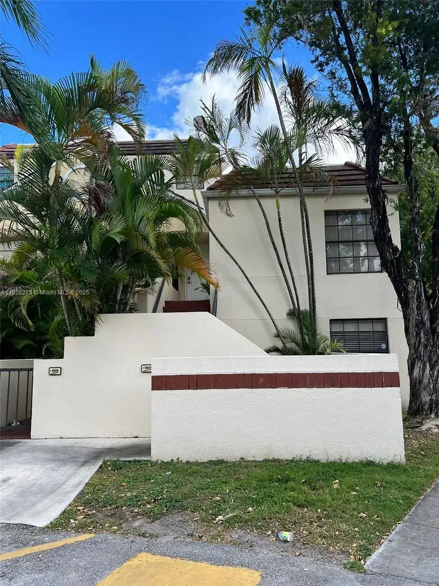 3 bedroom 2 bath Residential for sale at 12922 SW 88th Ter # 206, Miami FL 33186