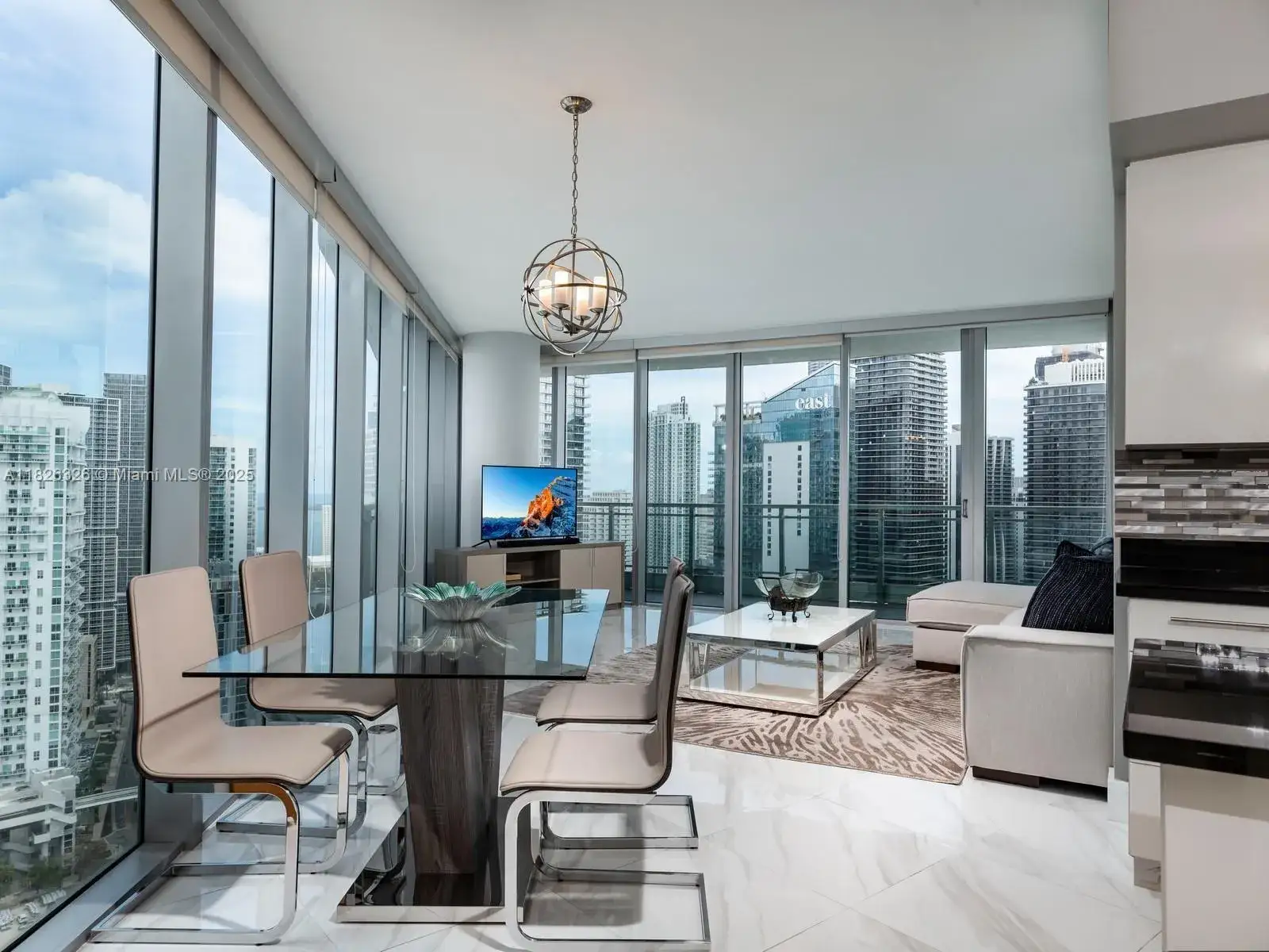 3 bedroom 3 bath Residential Lease for rent at 92 SW 3rd St # 3901, Miami FL 33130