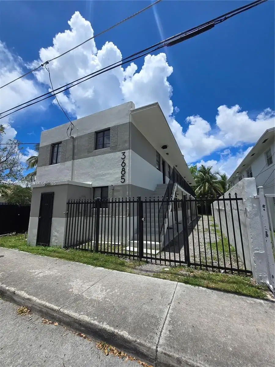 1 bedroom 1 bath Residential Lease for rent at 3685 Frow Ave # 2, Miami FL 33133