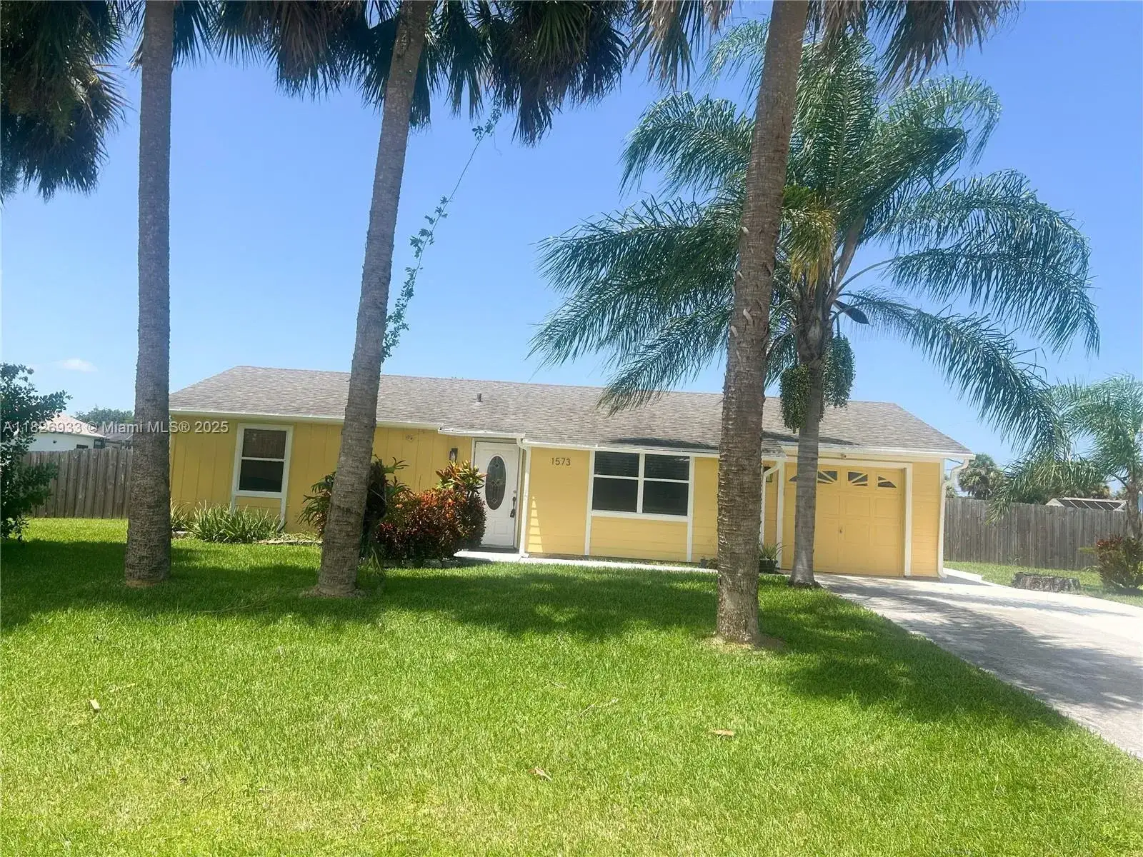 2 bedroom 2 bath Residential Lease for rent at 1573 SW Lexington, Port St. Lucie FL 34953