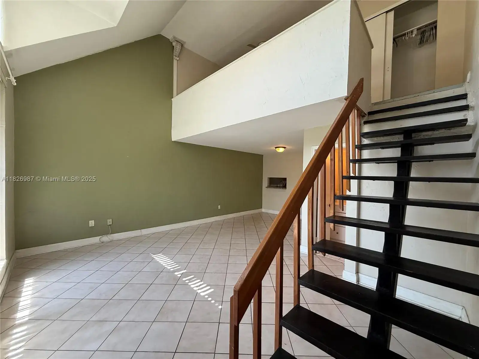 1 bedroom 1 bath Residential for sale at 6900 N Kendall Dr # A403, Pinecrest FL 33156