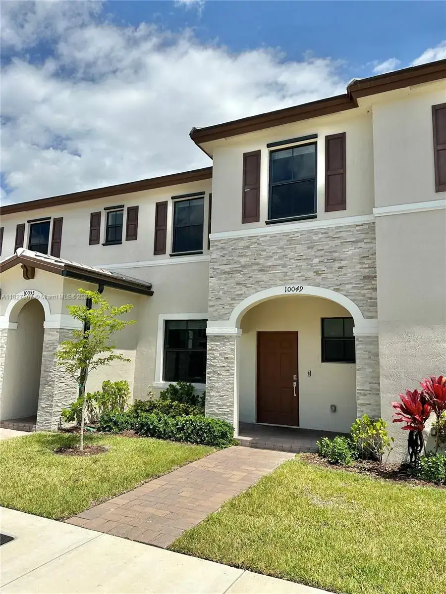 3 bedroom 2 bath Residential for sale at 10049 SW 228th Ter, Miami FL 33190
