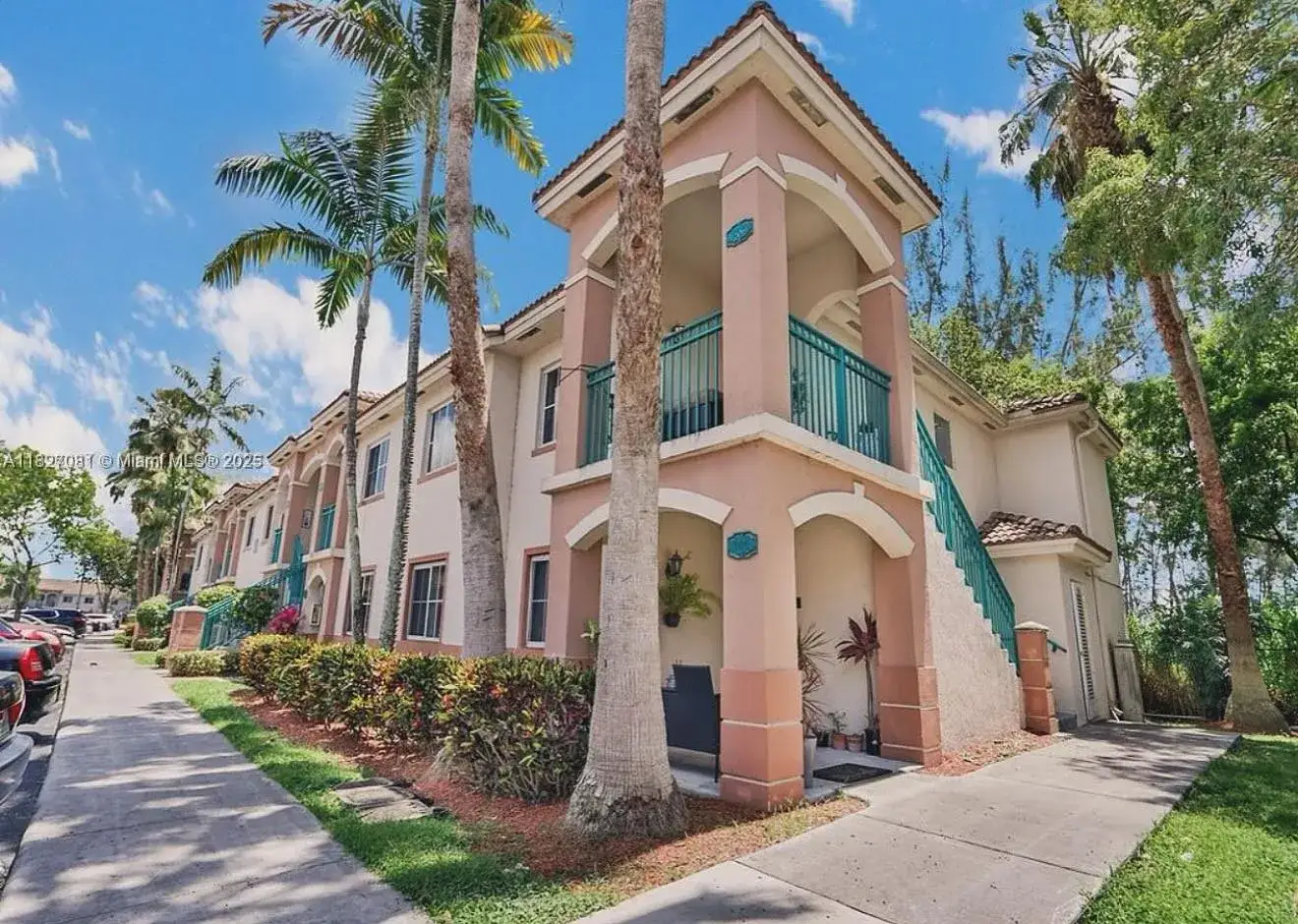 3 bedroom 2 bath Residential for sale at 1270 SE 31st Ct # 35, Homestead FL 33035