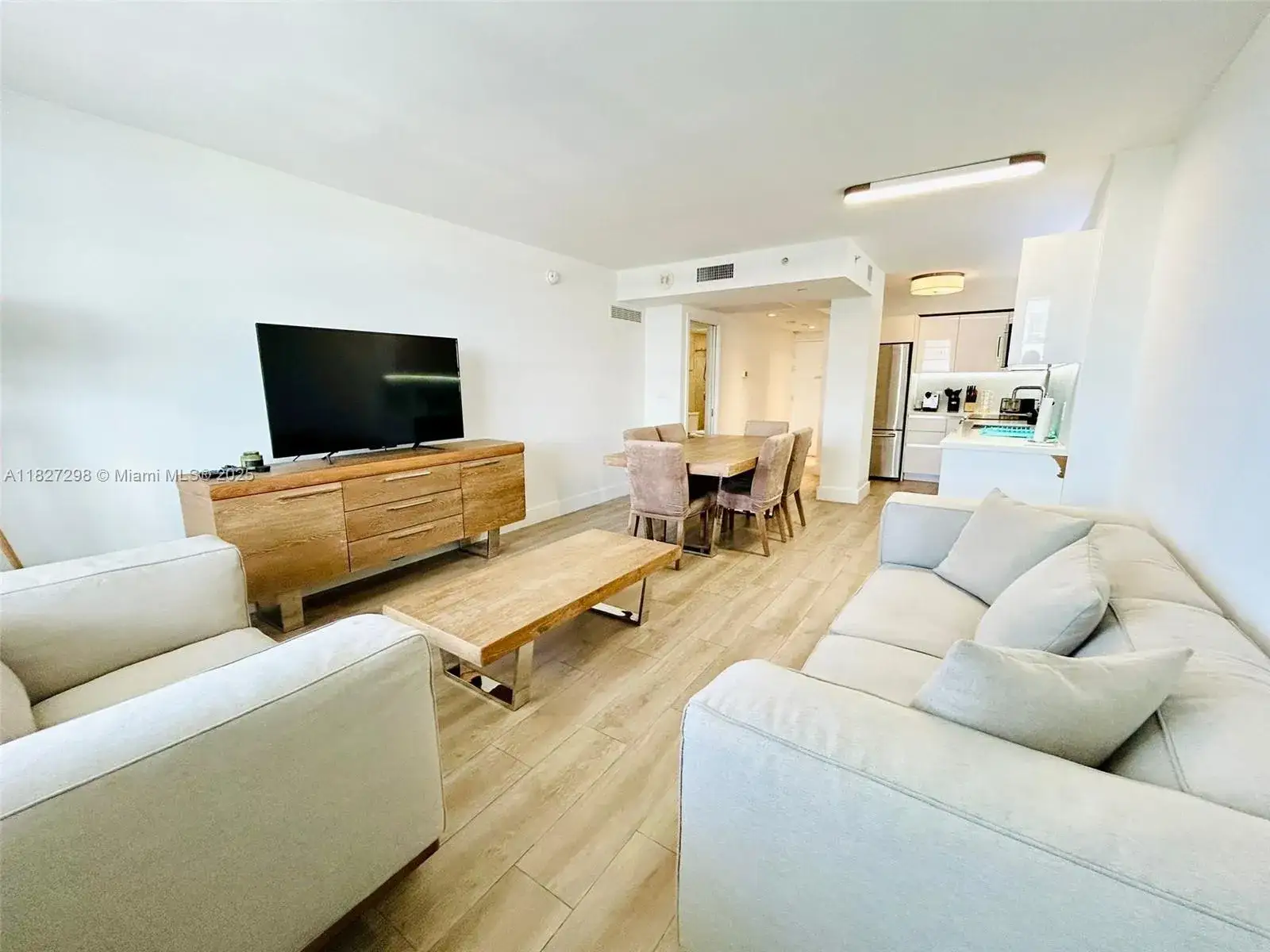 2 bedroom 2 bath Residential for sale at 100 Lincoln Rd # 1429, Miami Beach FL 33139