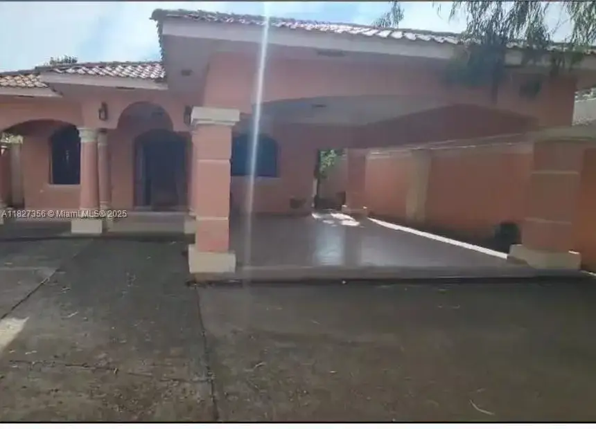 5 bedroom 5 bath Residential for sale at 0000 Calle Principal Guinope, FL