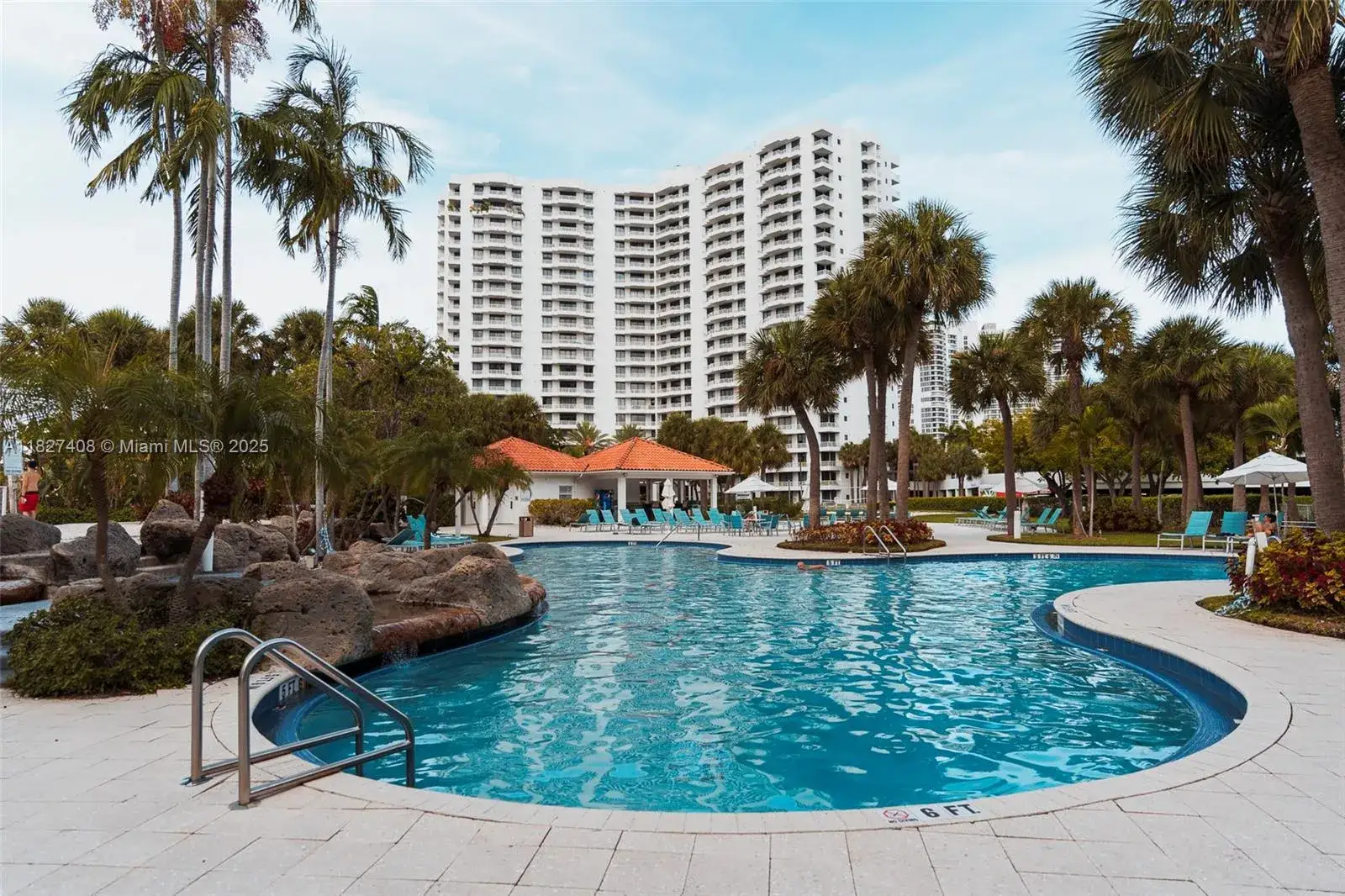 2 bedroom 2 bath Residential for sale at 3300 NE 192nd St # 701, Aventura FL 33180