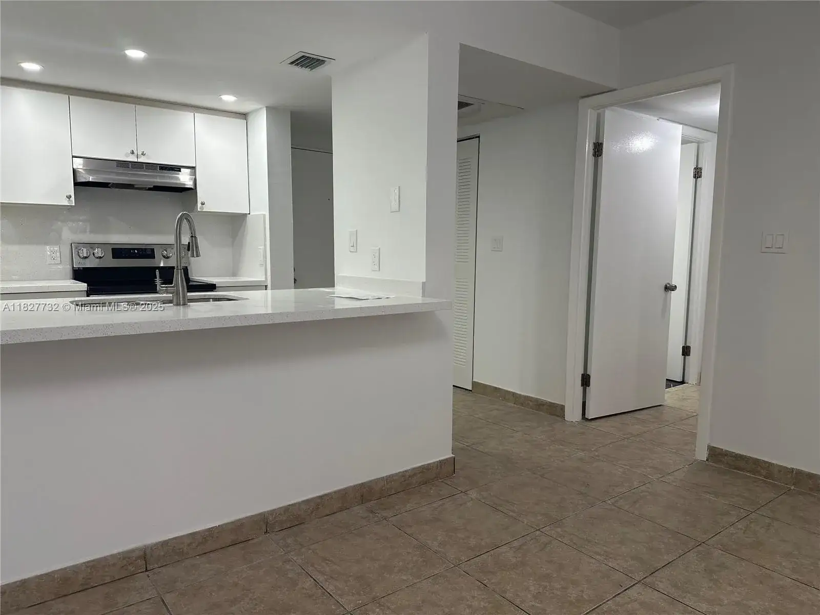 2 bedroom 2 bath Residential for sale at 8100 Geneva Ct # 142, Doral FL 33166