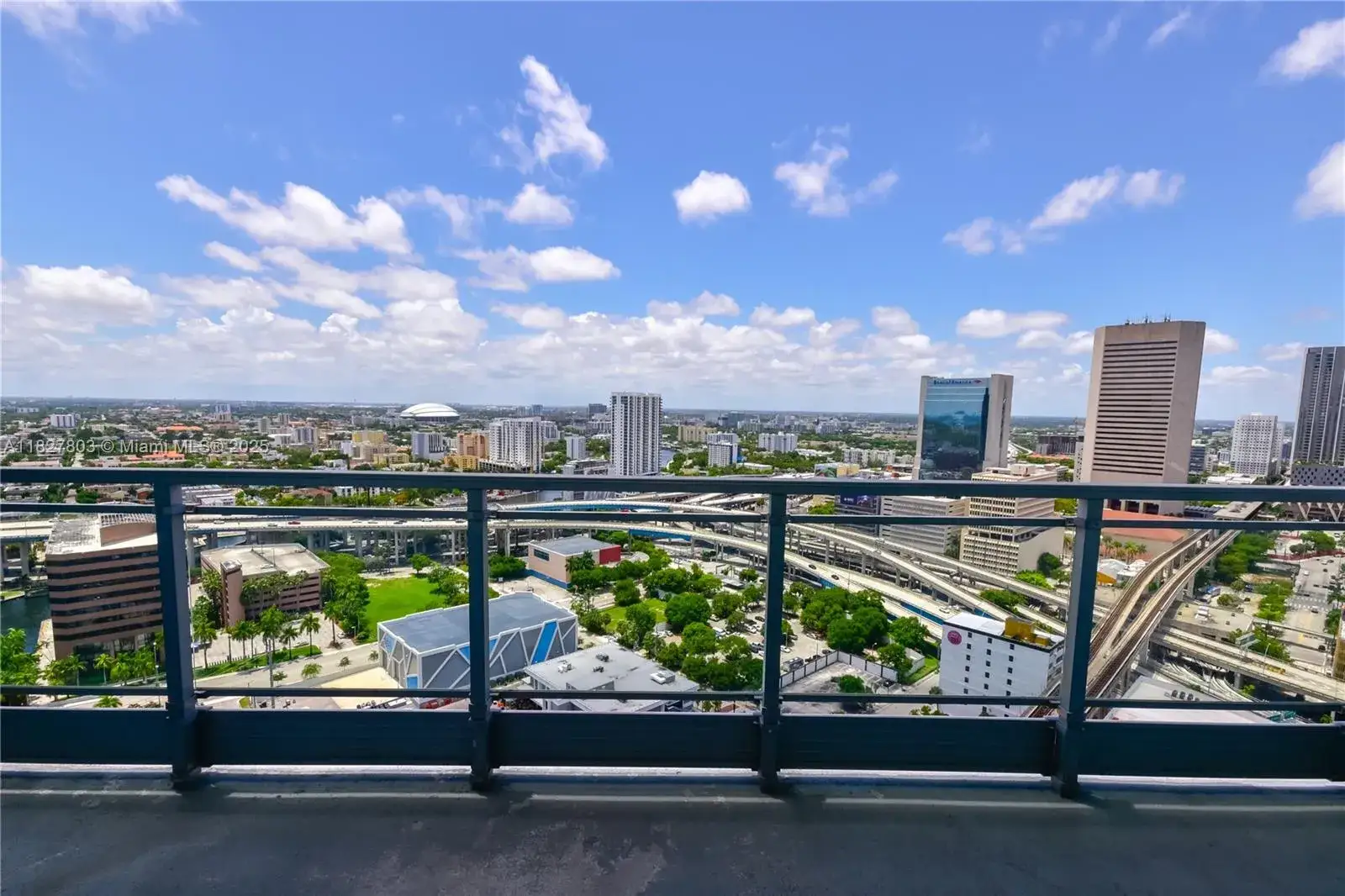 2 bedroom 2 bath Residential Lease for rent at 90 SW 3 STREET # 3008, Miami FL 33130