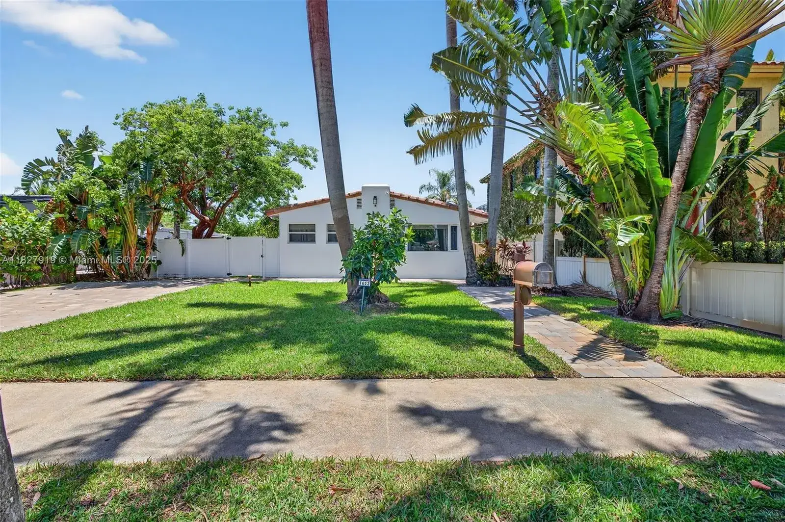 3 bedroom 2 bath Residential Lease for rent at 1622 Mayo St, Hollywood FL 33020