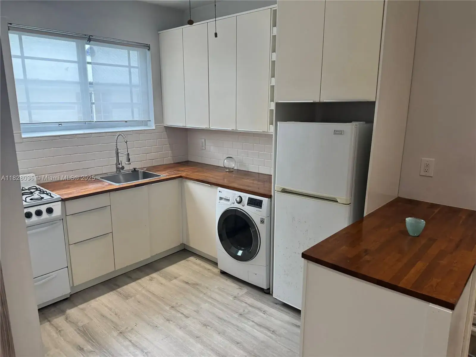 1 bedroom 1 bath Residential for sale at 637 12th St # 6, Miami Beach FL 33139