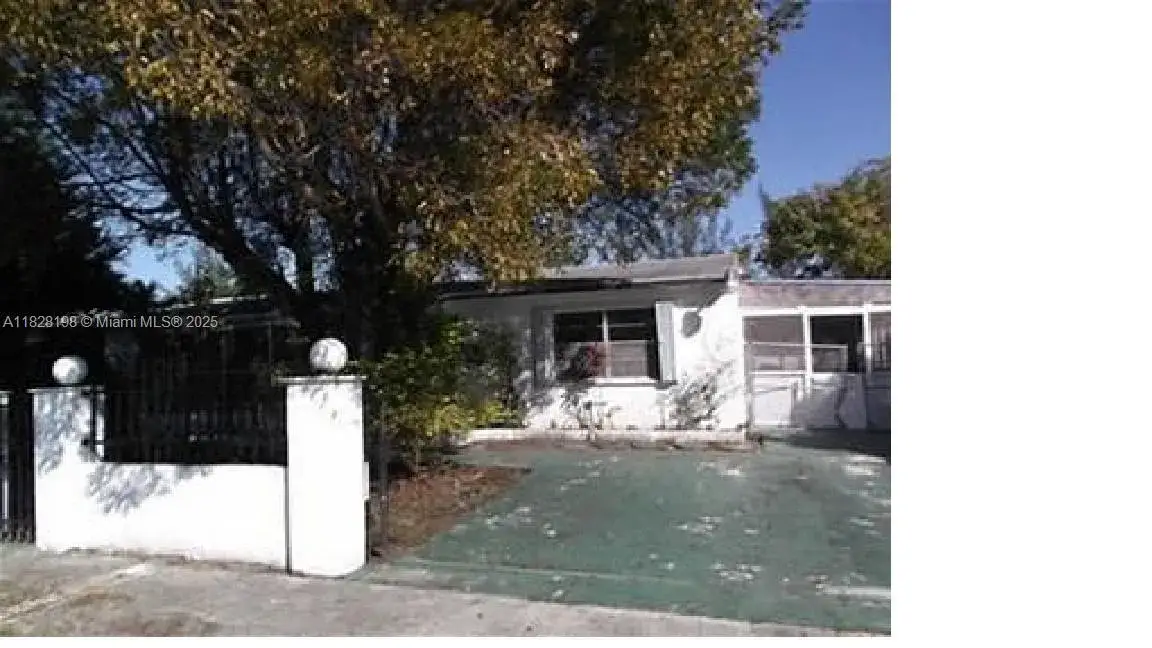4 bedroom 2 bath Residential Lease for rent at 2461 NW 208th St, Miami Gardens FL 33056