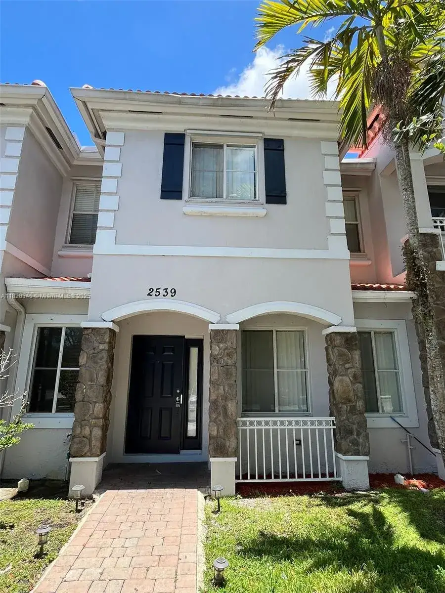 3 bedroom 2 bath Residential Lease for rent at 2539 SW 82nd Ave # 102, Miramar FL 33025