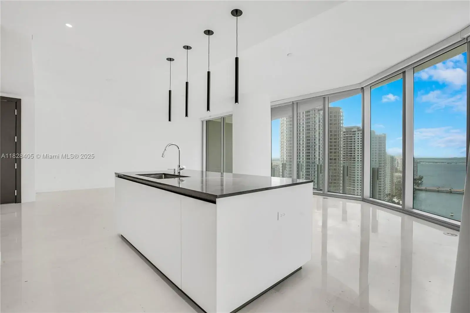 3 bedroom 3 bath Residential for sale at 300 Biscayne Blvd Way # 2107, Miami FL 33131