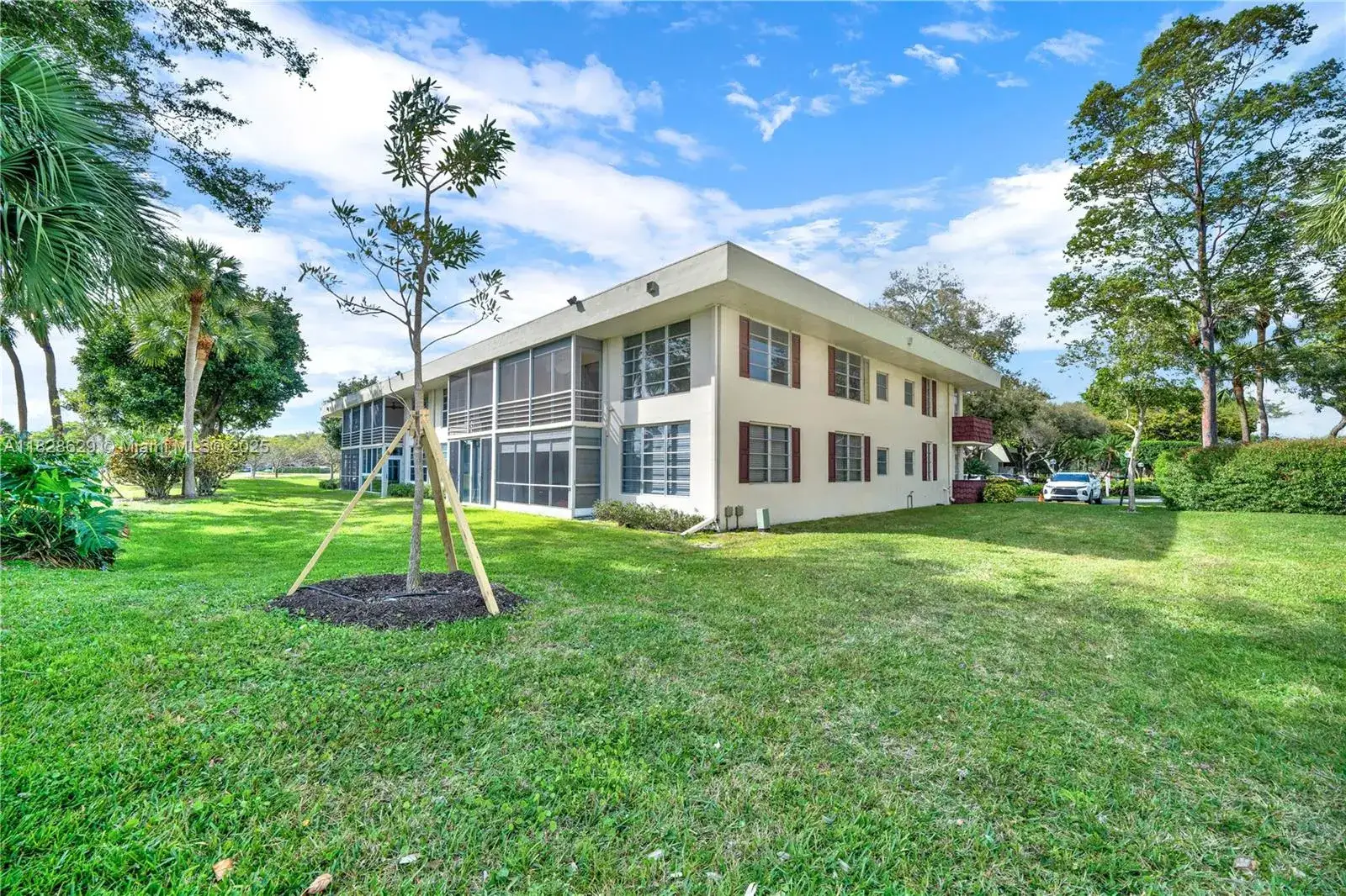 3 bedroom 2 bath Residential for sale at 3200 N Course Ln # 216, Pompano Beach FL 33069