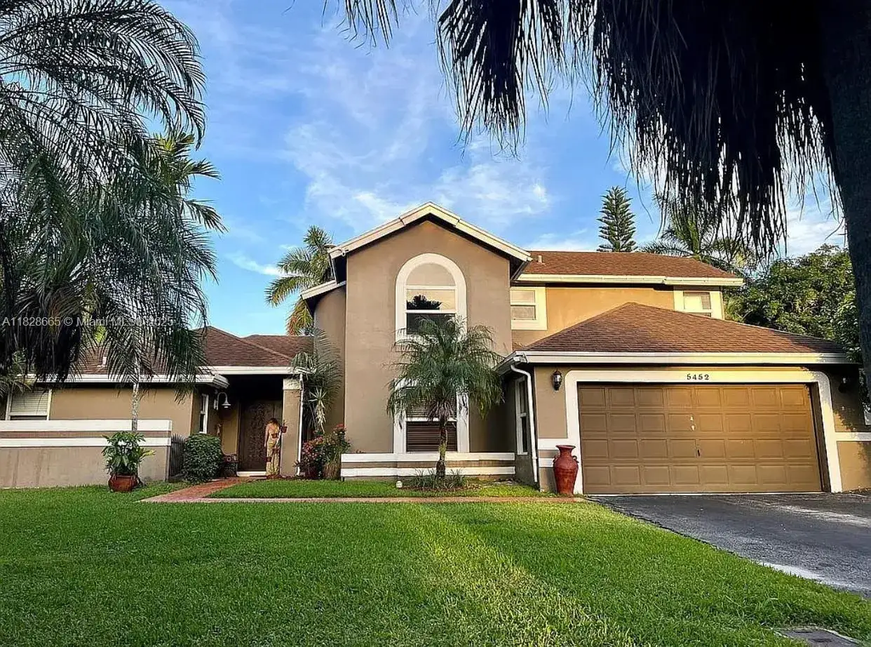 4 bedroom 3 bath Residential Lease for rent at 5452 SW 88th Ter, Cooper City FL 33328