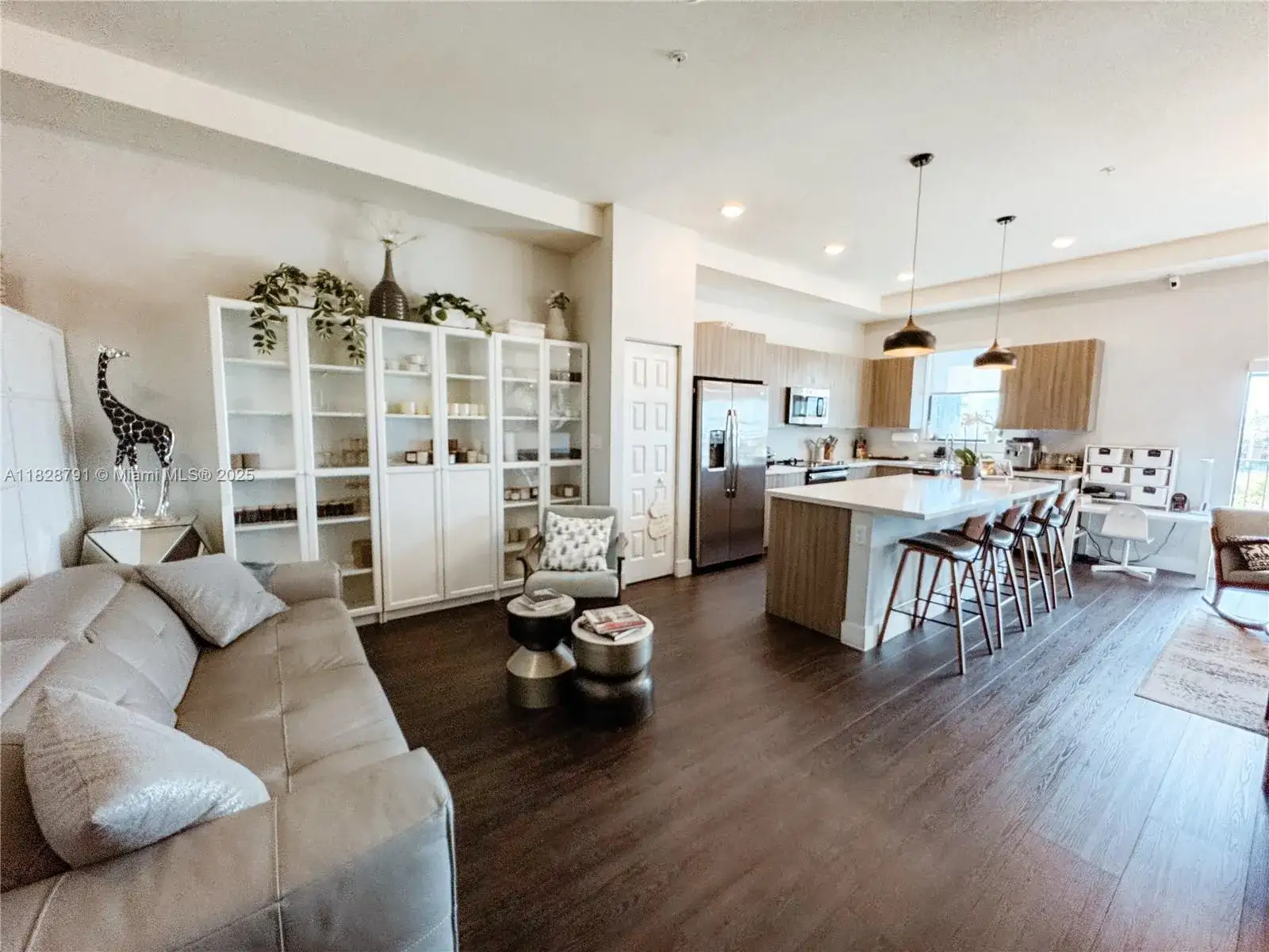 3 bedroom 2 bath Residential for sale at 10455 NW 82nd St # 32, Doral FL 33178