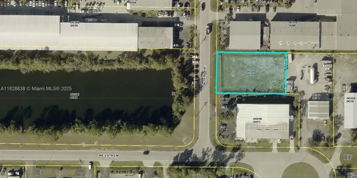 Commercial Land for sale at 2513 NE 9th Ave, Cape Coral FL 33909