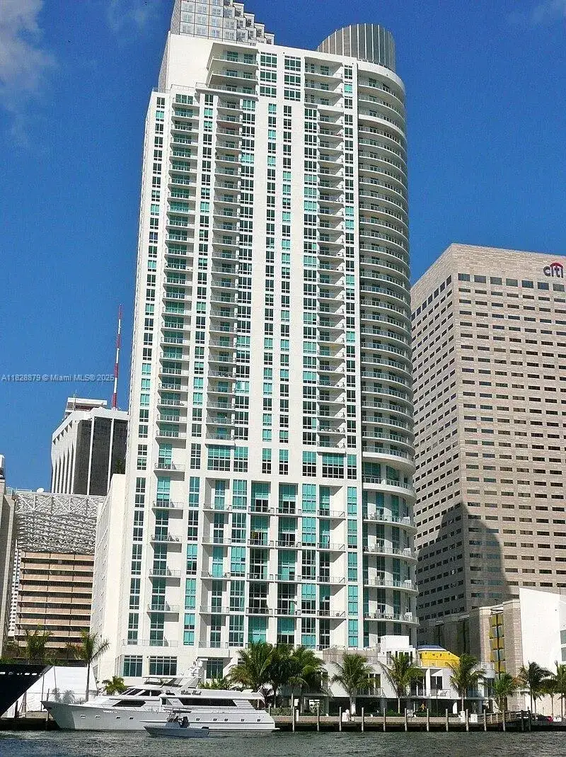 1 bedroom 1 bath Residential Lease for rent at 300 S Biscayne Blvd # 3201, Miami FL 33131