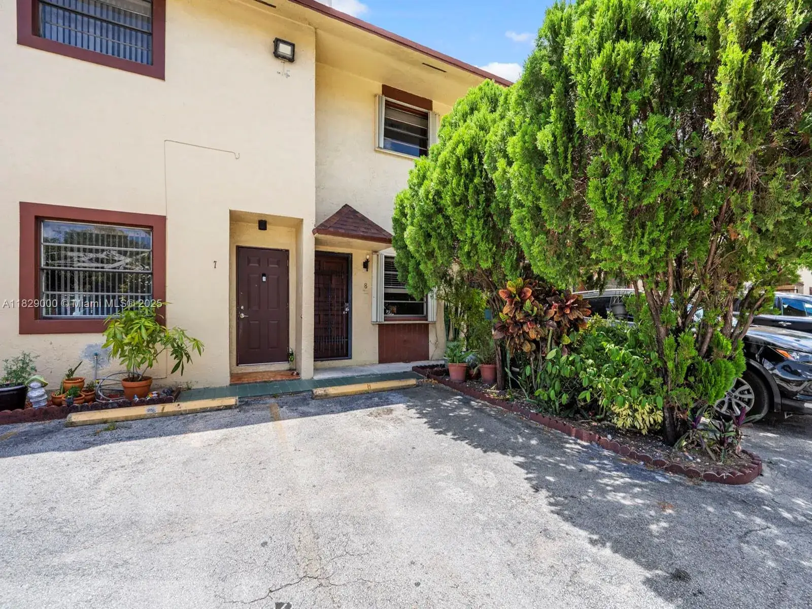 2 bedroom 1 bath Residential for sale at 1310 W 46th St # 8, Hialeah FL 33012