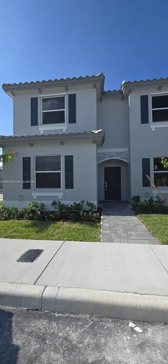 3 bedroom 3 bath Residential for sale at 1162 SE 1 TERRACE, Florida City FL 33034