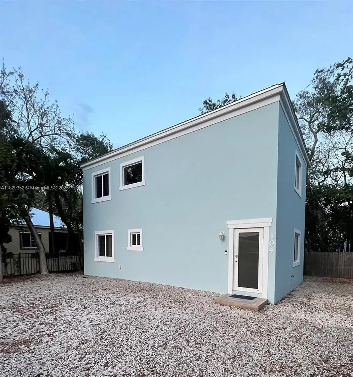 3 bedroom 2 bath Residential Lease for rent at 104 Poinciana Dr # 104, Key Largo FL 33037