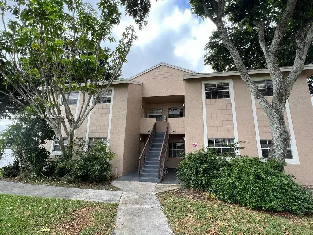 3 bedroom 2 bath Residential Lease for rent at 1851 NW 96th Ter # 6D, Pembroke Pines FL 33024
