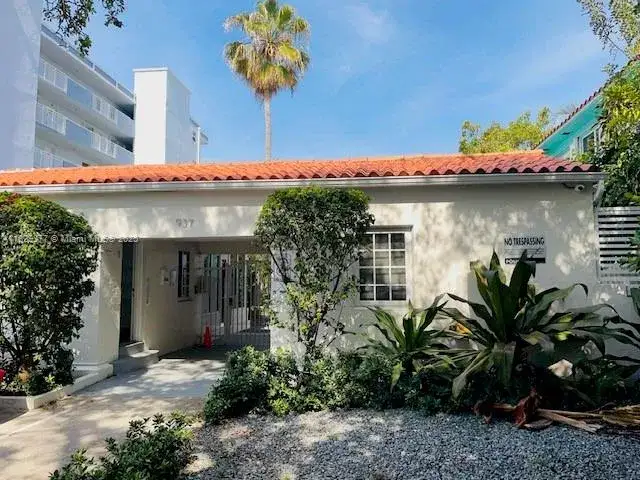 1 bedroom 1 bath Residential Lease for rent at 937 Lenox Ave # 1, Miami Beach FL 33139