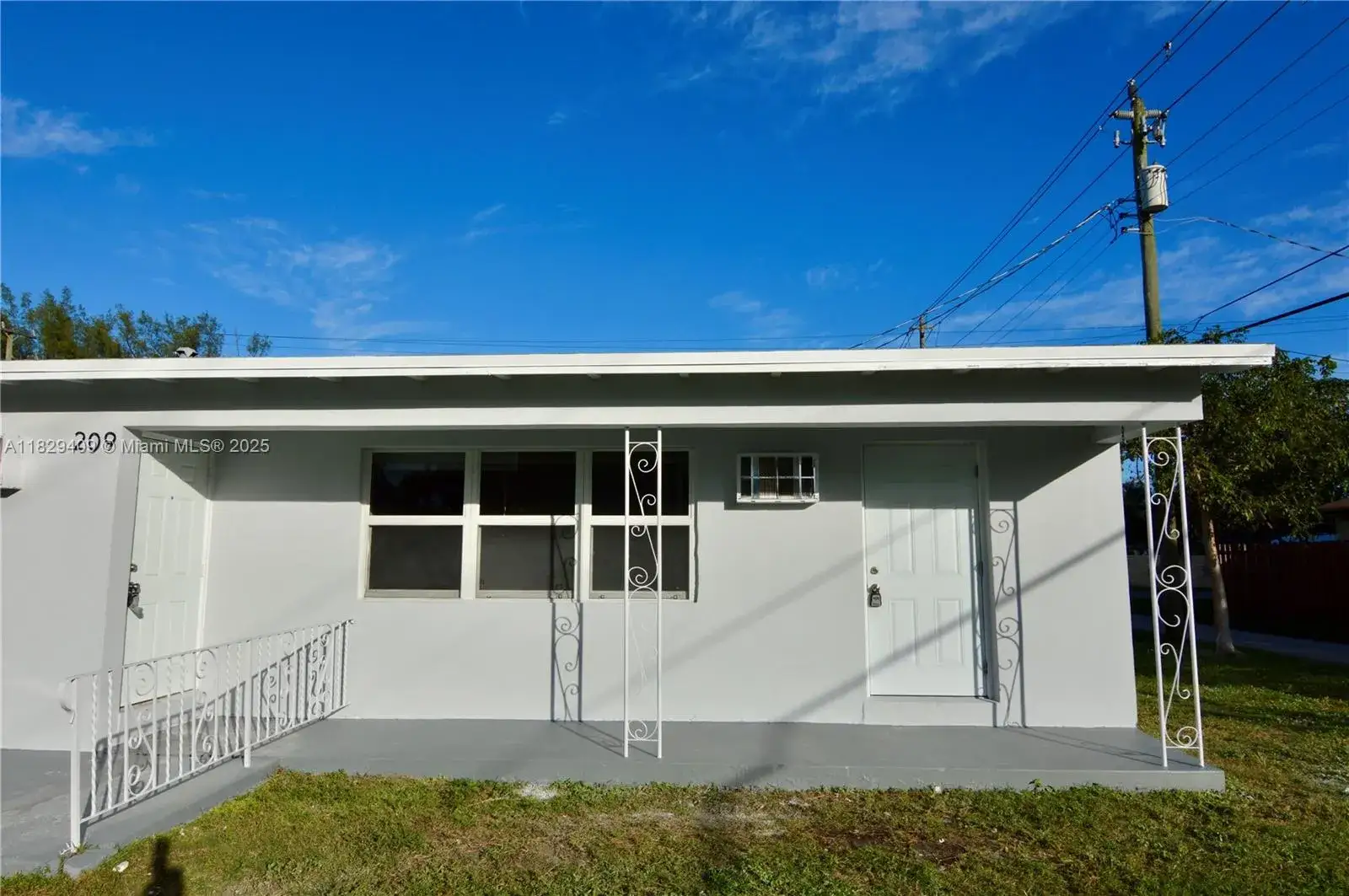 1 bedroom 1 bath Residential Lease for rent at 209 SW 14th St # 3, Dania Beach FL 33004