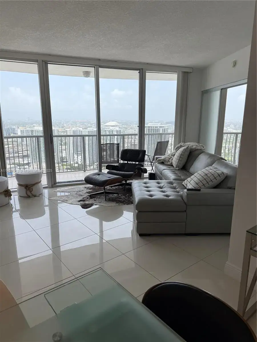 2 bedroom 2 bath Residential for sale at 1750 N Bayshore Dr # 5114, Miami FL 33132
