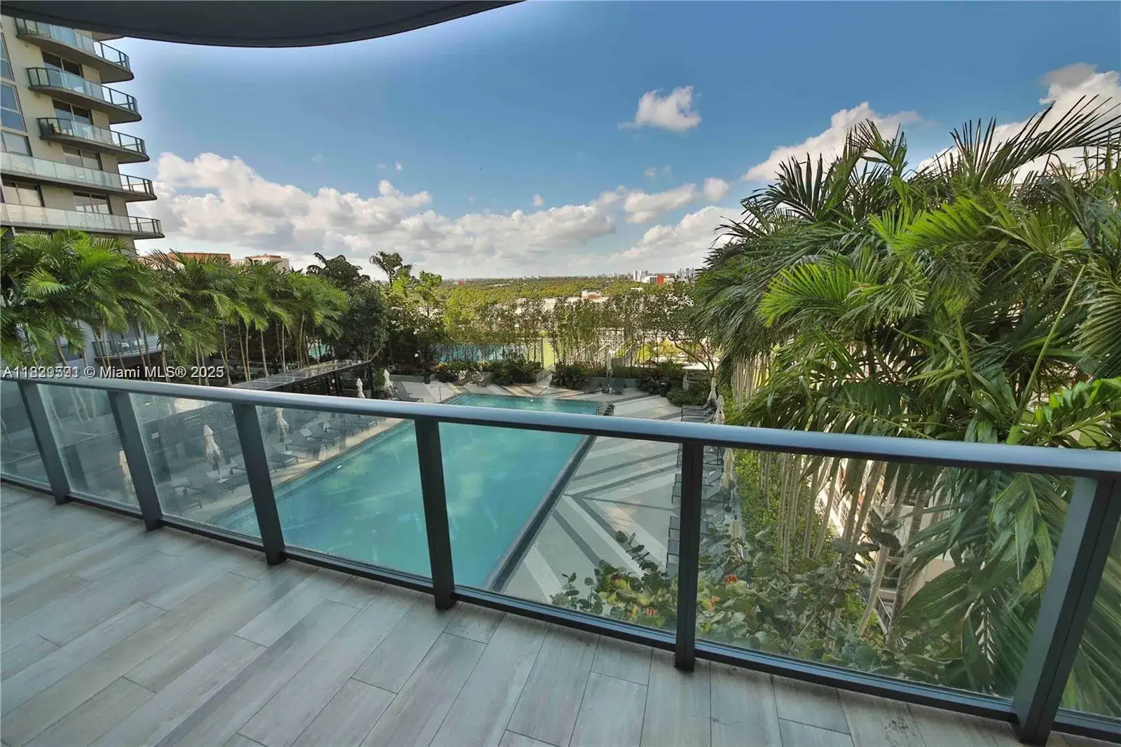 4 bedroom 4 bath Residential for sale at 121 NE 34th St, Miami FL 33137