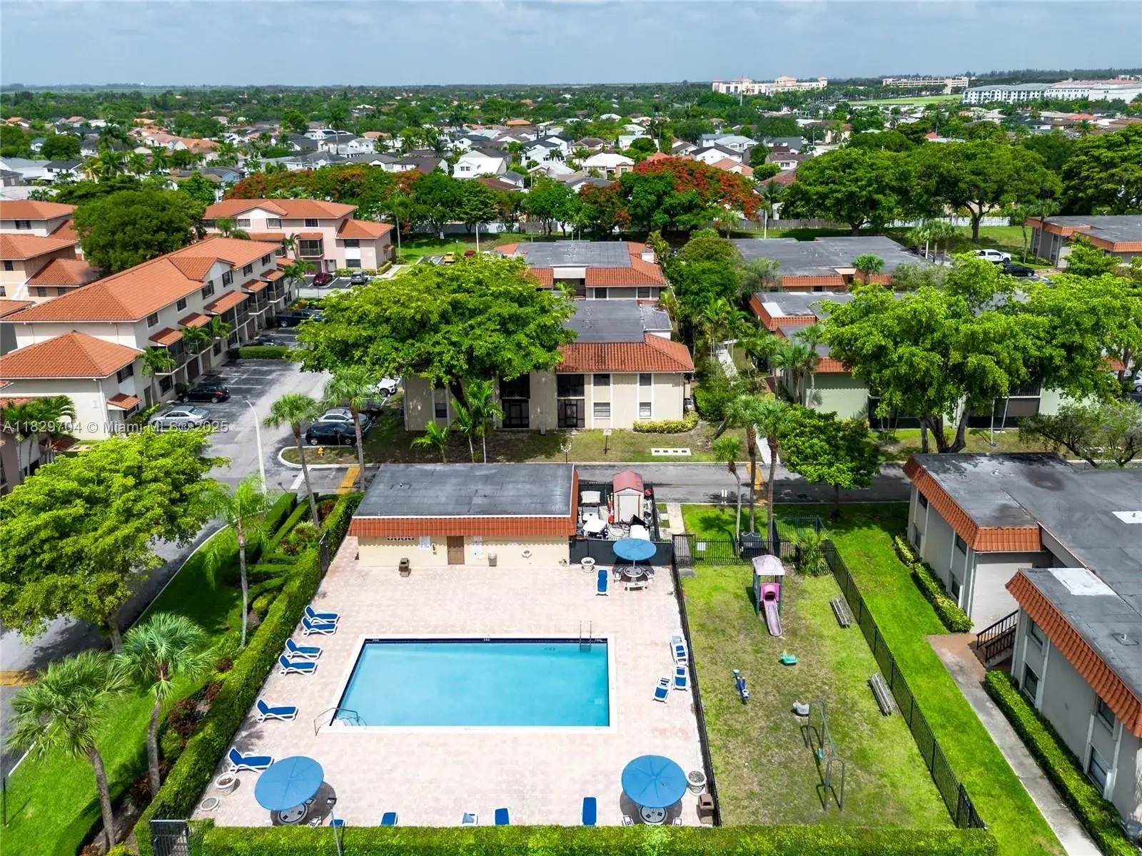 2 bedroom 2 bath Residential Lease for rent at 9802 Hammocks Blvd # 16, Miami FL 33196
