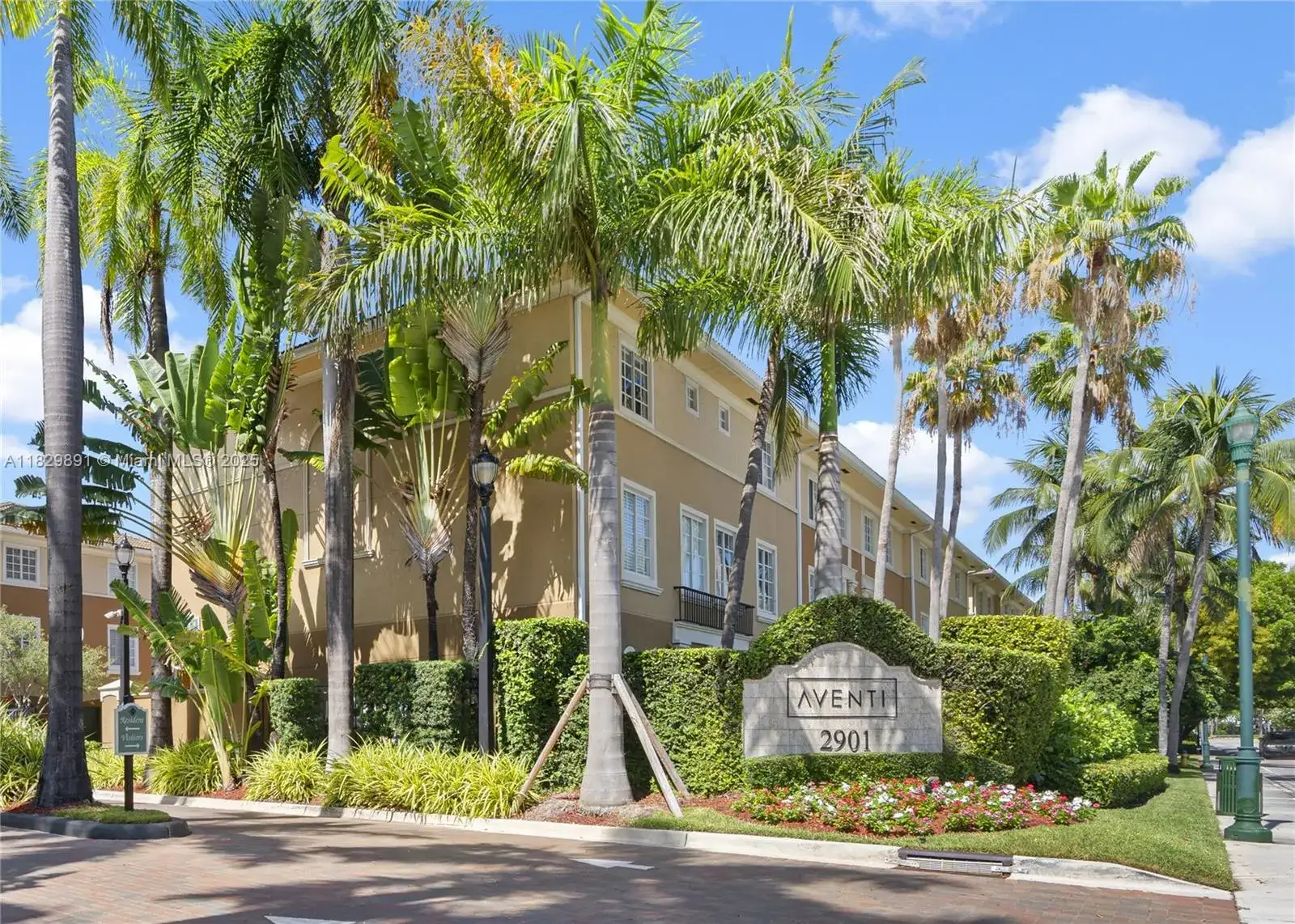 2 bedroom 2 bath Residential for sale at 2811 NE 185th St # 804, Aventura FL 33180